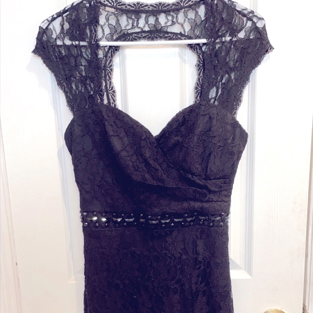 NWOT B. Darlin elegant, detailed, black lace cocktail/formal dress size 5/6